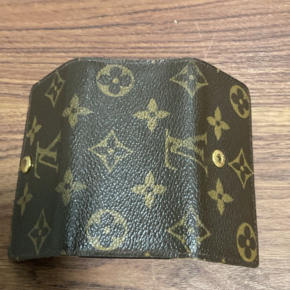 Louis Vuitton Monogram 4 Key Multicles Holder. - Picture 11 of 11